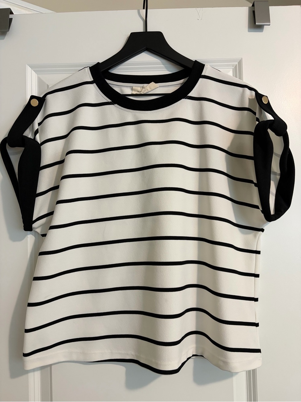 MELLODAY Black & White Striped Short Sleeve Top with Button-Tab Sleeves